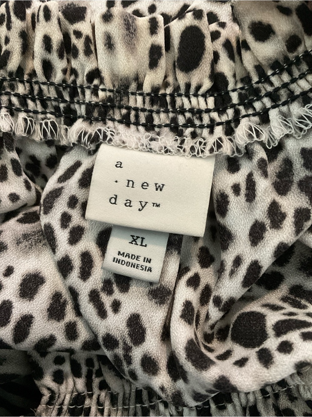 A New Day XL Animal Print Tie Neck Long Sleeve Blouse Lightweight Polyester A21 - Picture 5 of 6